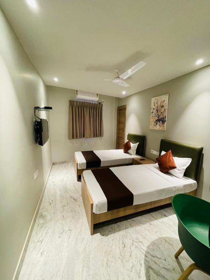 كولكاتا Hotel The Crest المظهر الخارجي الصورة